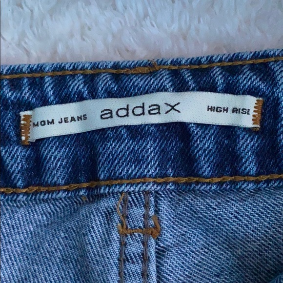 HIGH RISE RIPPED JEANS - Picture 5 of 6